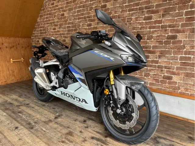 Honda CBR250RR 2025 — миниатюра 2