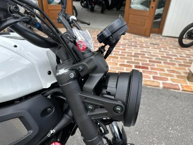 Yamaha XSR700 2025 — миниатюра 3