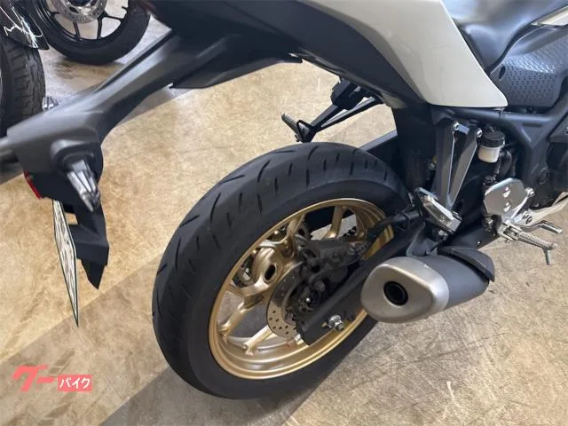 Yamaha YZF-R3 2022 — миниатюра 5