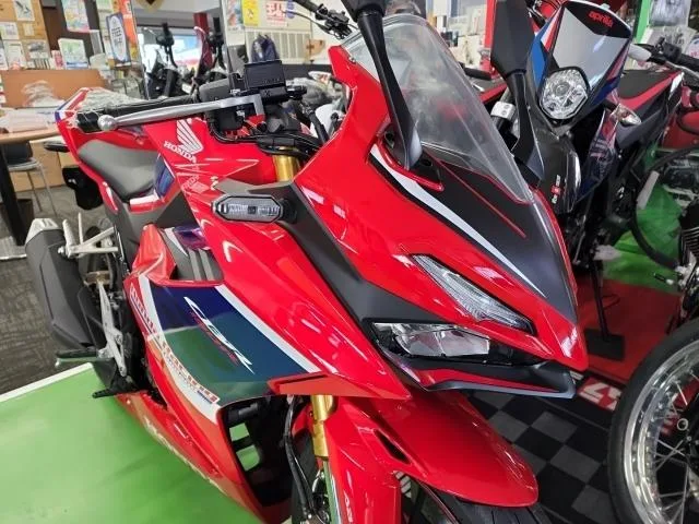 Honda CBR150R 2025 — миниатюра 2