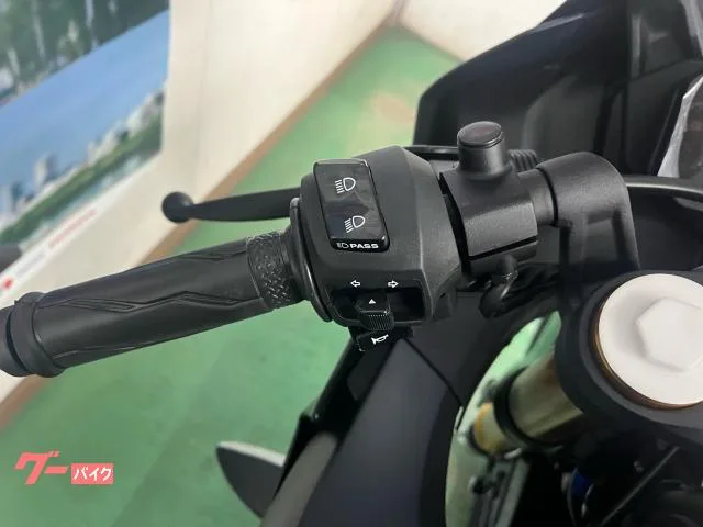 Yamaha YZF-R15 2023 — миниатюра 5