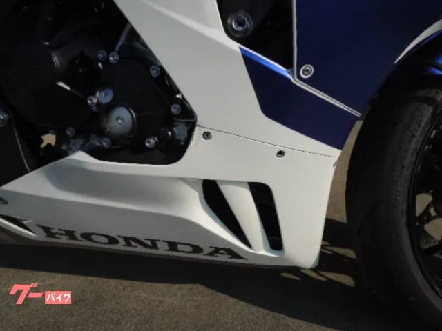 Honda CBR1000RR-R FIREBLADE SP30th Anniversary - 2022 — миниатюра 3