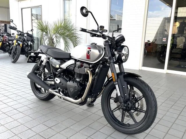 TRIUMPH 900 2025 — миниатюра 3