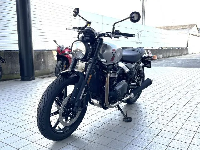 TRIUMPH 900 2025 — миниатюра 4