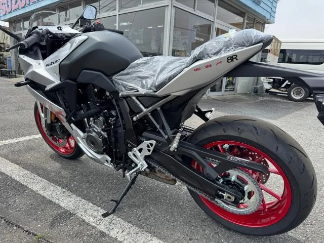Suzuki GSX-8R 3 2024 — миниатюра 5
