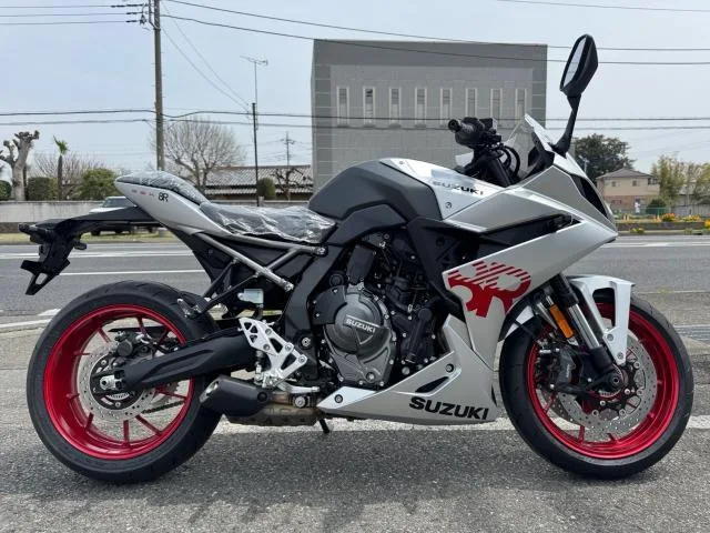 Suzuki GSX-8R 3 2024 — фото 1, купить с доставкой в Москву