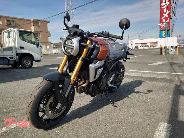 Suzuki GSX-8T 3 USB 2026 — миниатюра 3