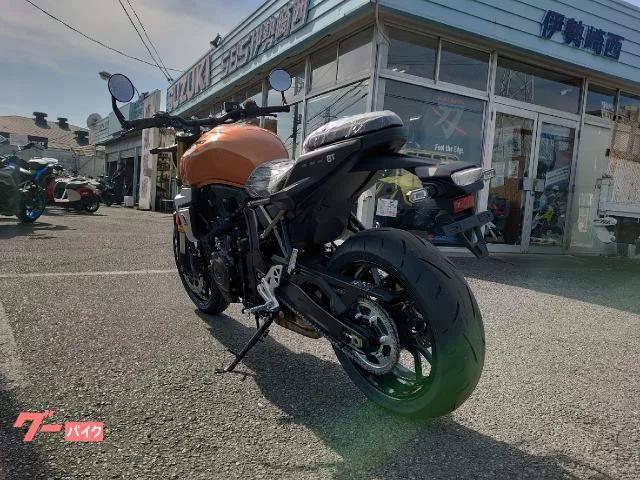 Suzuki GSX-8T 3 USB 2026 — миниатюра 4