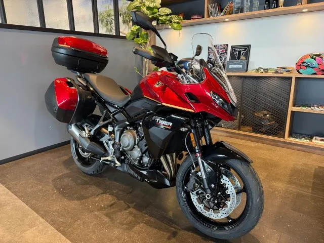 TRIUMPH 800 2026 — миниатюра 2