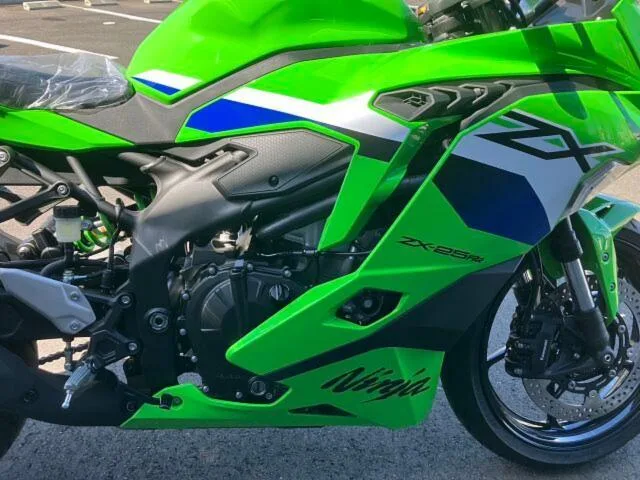 Kawasaki Ninja ZX-25RR 2026 BFRC lite /KQS 2026 — миниатюра 3