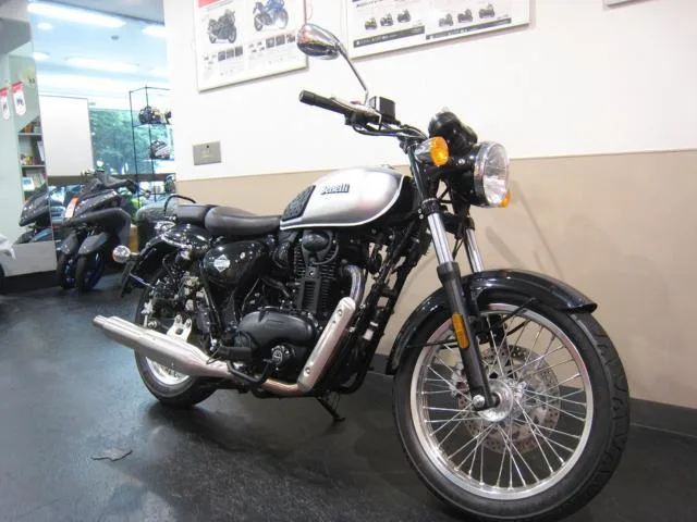 BENELLI 400 2023 — миниатюра 2