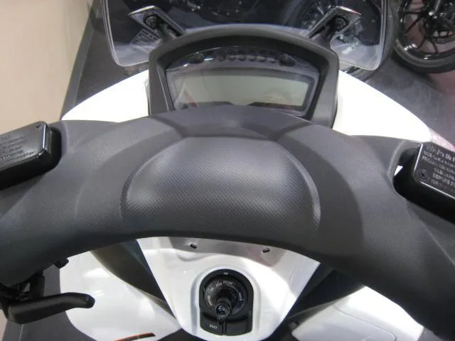 Yamaha 155 ABS 2024 — миниатюра 4