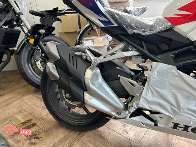 Honda CBR250RR MC51 3 2025 — миниатюра 4