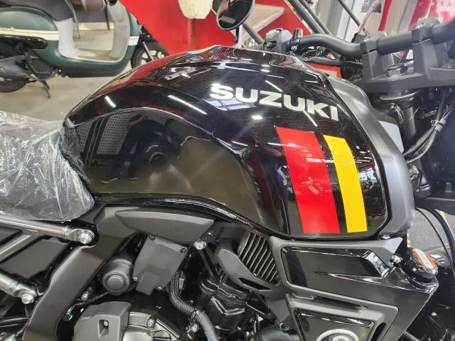 Suzuki GSX-8TT 2026 — миниатюра 2
