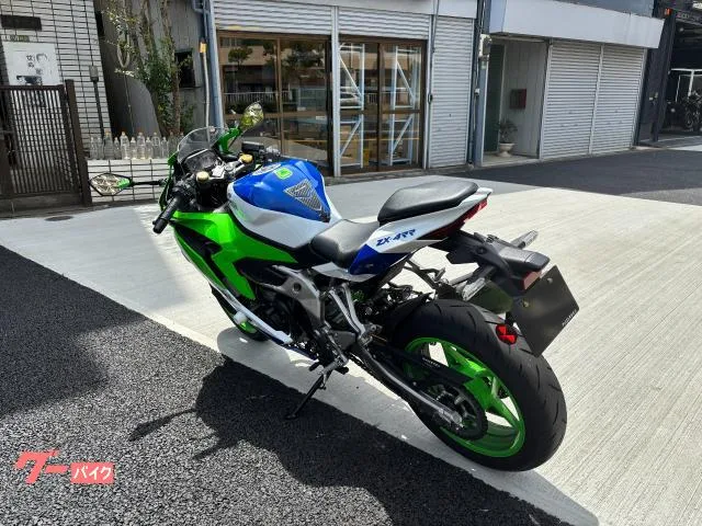 Kawasaki Ninja ZX-4RR 40 ETC2.0 USBA 2024 — миниатюра 3