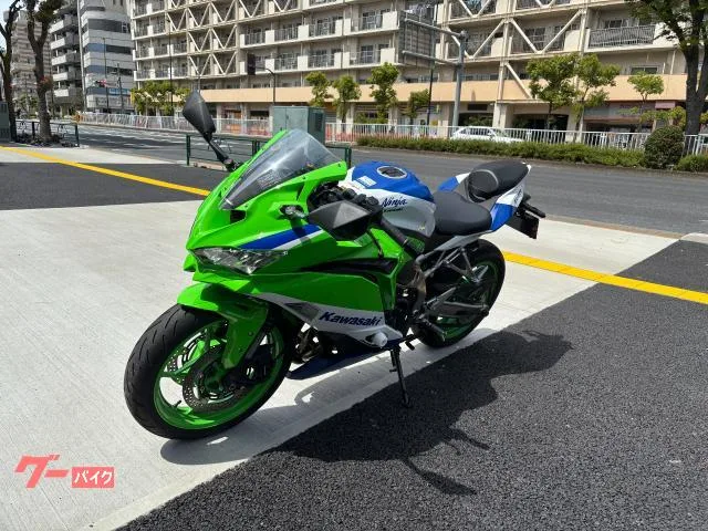 Kawasaki Ninja ZX-4RR 40 ETC2.0 USBA 2024 — миниатюра 4