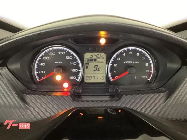 Suzuki 400 DU11A GIVI USB ETC2.0 2024 — миниатюра 5