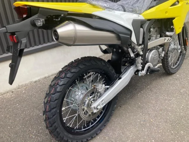 Suzuki DR-Z4S 2025 2025 — миниатюра 5