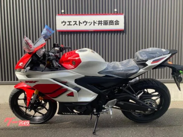 Yamaha YZF-R25 70th Anniversary Edition 2026 2026 — миниатюра 2
