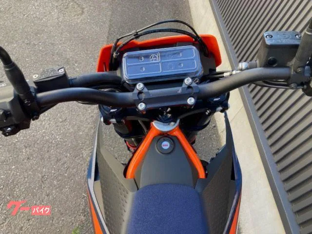 KTM 690SMC R 2026 2026 — миниатюра 4