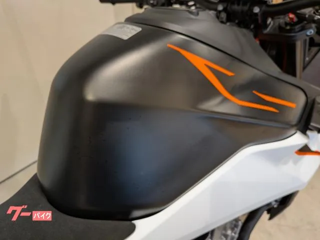 KTM 990 R 2026 — миниатюра 2