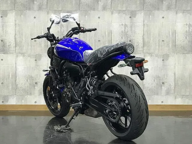 Yamaha XSR700 2024 — миниатюра 2