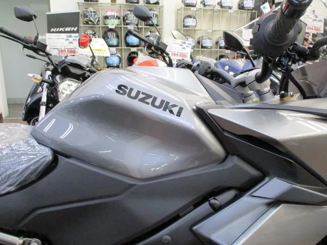 Suzuki GSX-S1000GT 2025 2025 — миниатюра 4