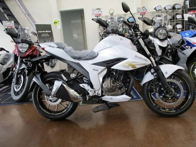 Suzuki GIXXER 250 2026 — фото 1, купить с доставкой в Москву