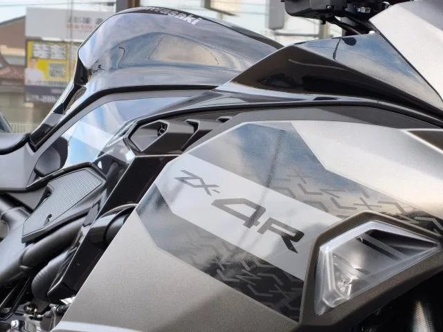 Kawasaki Ninja ZX-4R SE 2026 — миниатюра 5