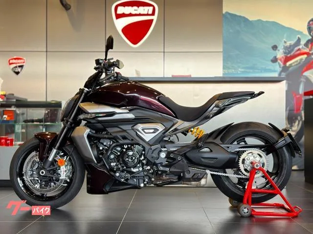 DUCATI X V4 2026 — миниатюра 2