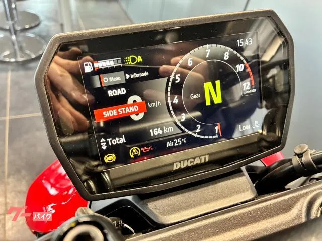 DUCATI V2 S 2025 — миниатюра 2
