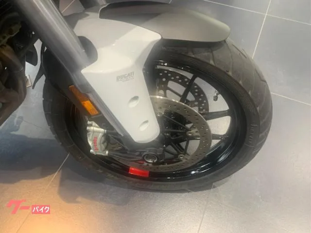 DUCATI V4S 2023 — миниатюра 5