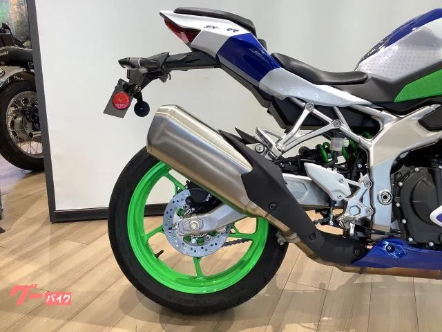 Kawasaki Ninja ZX-4RR ETC USB CR-1 2024 — миниатюра 3