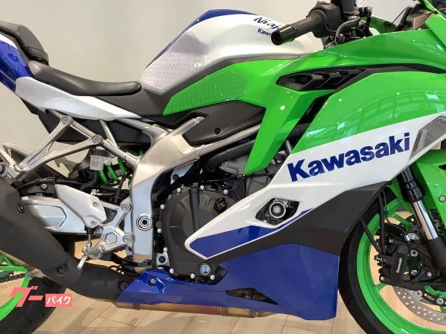Kawasaki Ninja ZX-4RR ETC USB CR-1 2024 — миниатюра 5