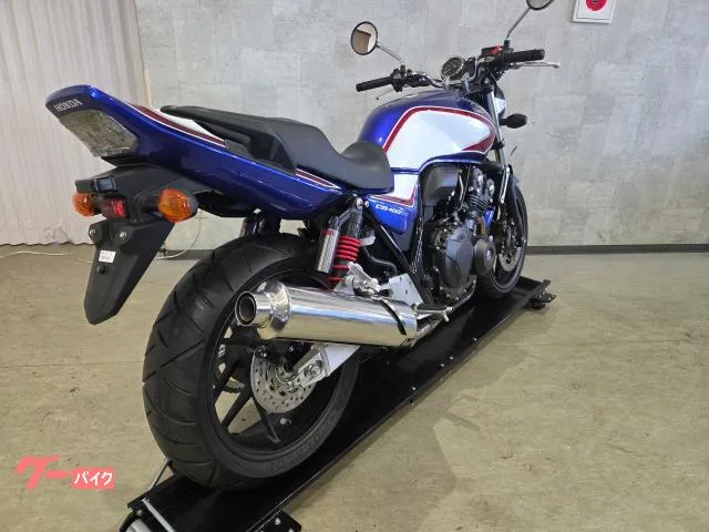 Honda CB400Super Four VTEC Revo 2023 75104 2022 — миниатюра 3