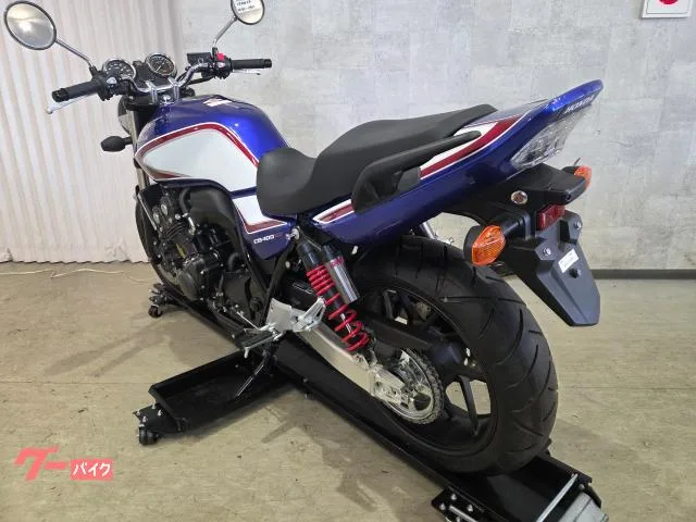 Honda CB400Super Four VTEC Revo 2023 75104 2022 — миниатюра 5