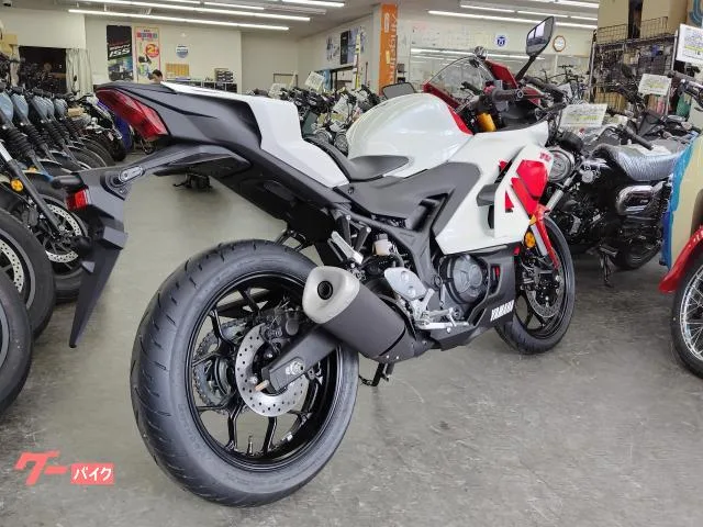Yamaha YZF-R3 70th Anniversary Edition ABS 200 2026 — миниатюра 3