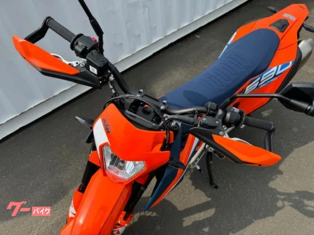 KTM 690SMC R 2024model 2024 — миниатюра 2