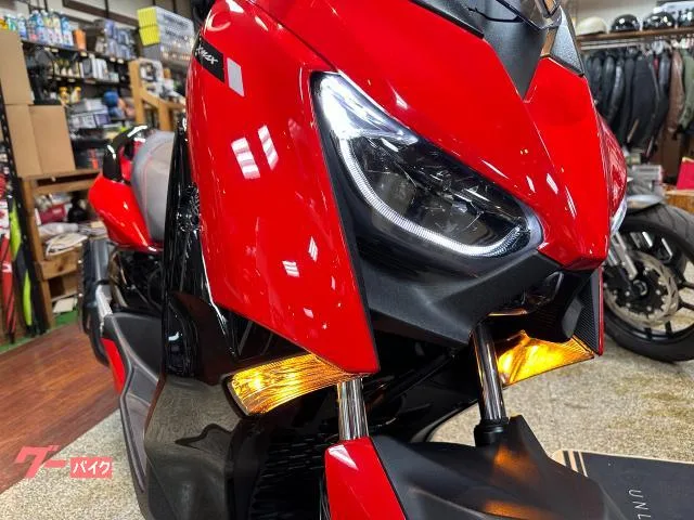 Yamaha X-MAX250 SG70J 2022 USB 3 2022 — миниатюра 4