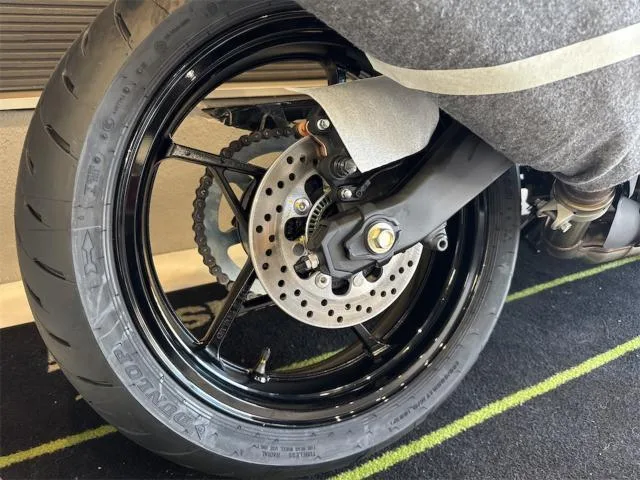 Kawasaki Ninja ZX-4R SE 2026 — миниатюра 5