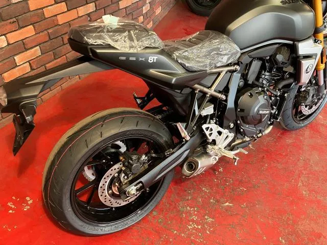 Suzuki GSX-8T 2026 — миниатюра 3