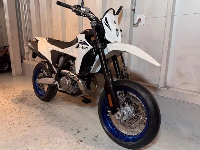 Suzuki DR-Z4SM 3 DOHC 2026 — миниатюра 2