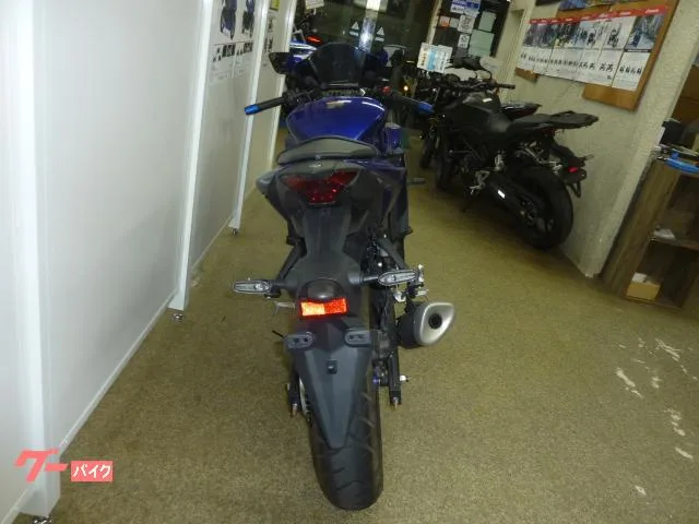 Yamaha YZF-R25 2023 — миниатюра 3
