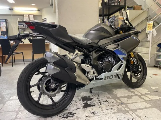 Honda CBR250RR 2025 — миниатюра 3