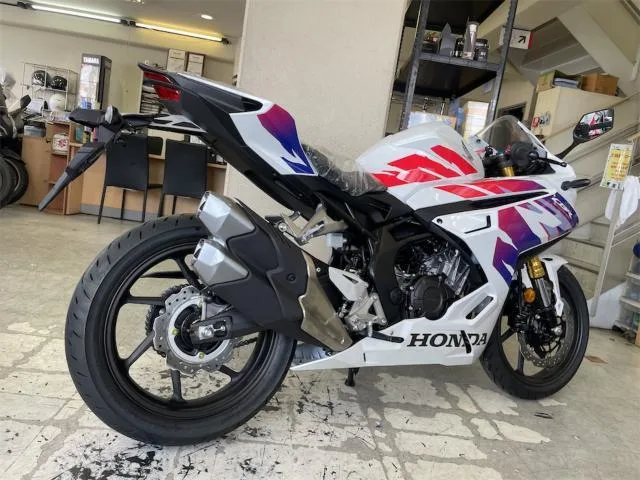 Honda CBR250RR 2025 — миниатюра 3