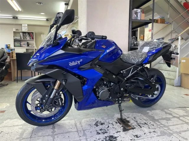 Suzuki GSX-S1000GT M6 2026 — миниатюра 2