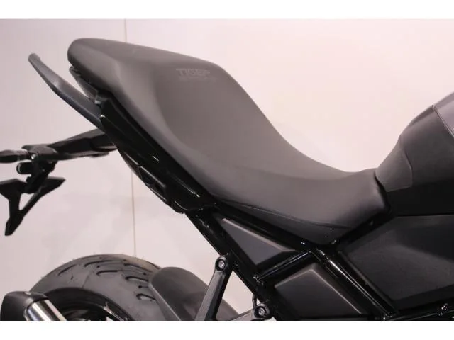 TRIUMPH 800 2026 — миниатюра 5