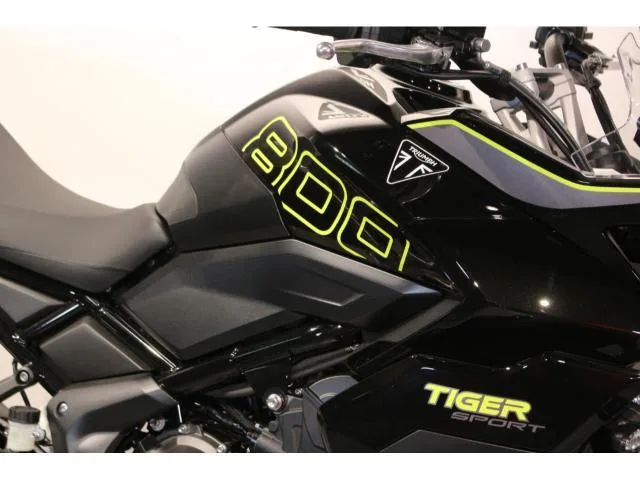 TRIUMPH 800 2026 — миниатюра 5