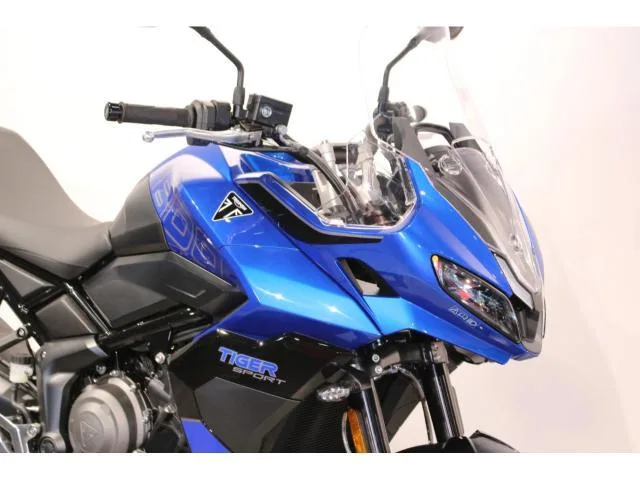 TRIUMPH 800 2026 — миниатюра 2