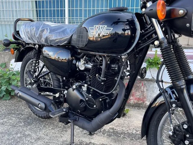 Kawasaki W175 2023 ABS 5 MT SOHC 2023 — миниатюра 4